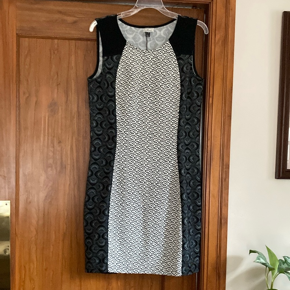Mismash; Sheath dress; Black, White & Gray; size “L”;